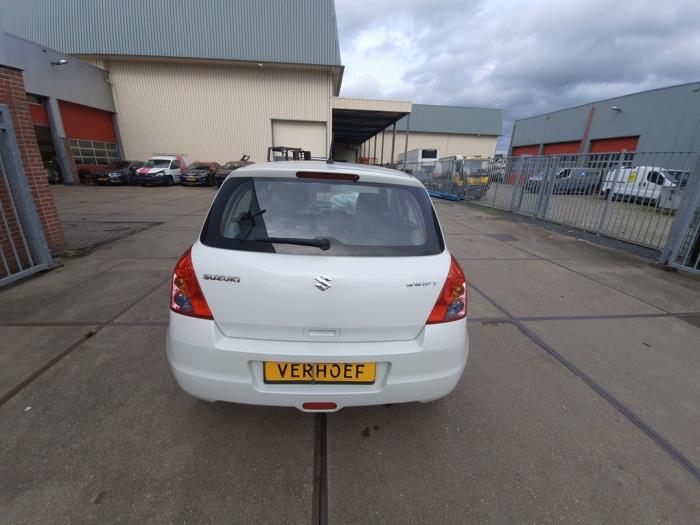 Suzuki Swift 1.3 VVT 16V Sloopvoertuig (2007, Wit)