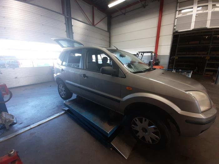 Ford Fusion 1.4 16V Sloopvoertuig (2003, Grijs)