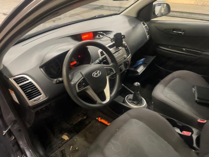 Hyundai i20 1.2i 16V Sloopvoertuig (2010, Grijs)