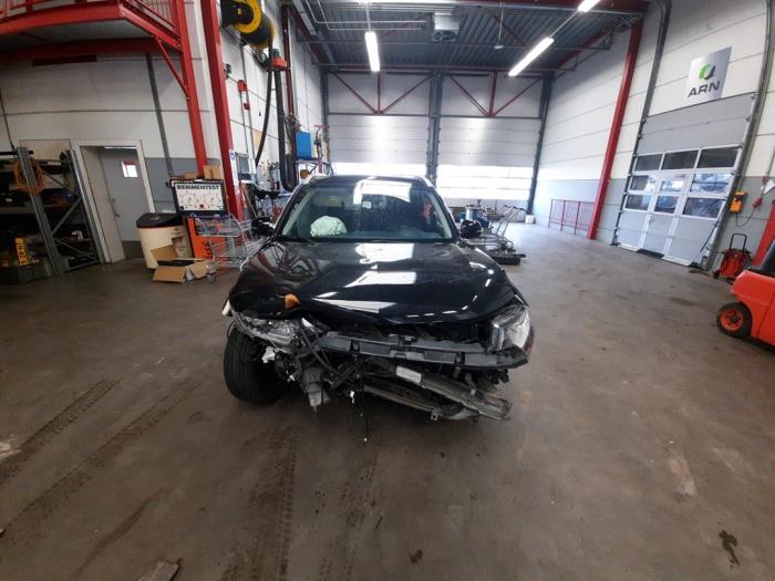 Mitsubishi Outlander 2.0 16V PHEV 4x4 Sloopvoertuig (2016, Zwart)