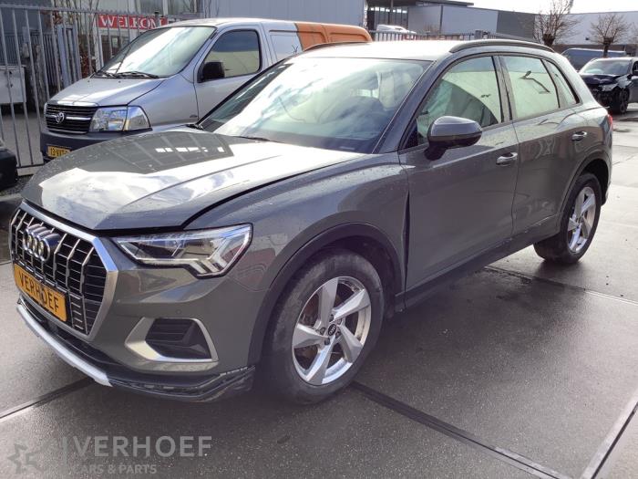 Audi Q3 1.5 35 TFSI 16V Sloopvoertuig (2019, Grijs)