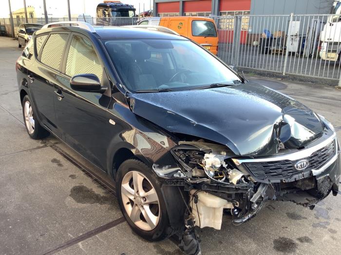 Kia Cee'd Sporty Wagon 1.4 16V Sloopvoertuig (2010, Zwart)