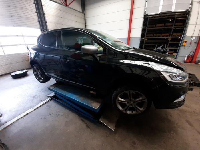Renault Clio IV 0.9 Energy TCE 90 12V Sloopvoertuig (2017, Zwart)