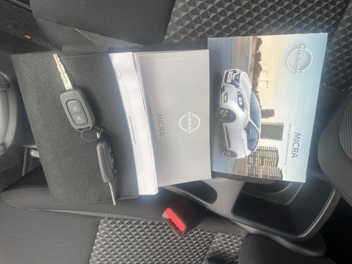 Nissan Micra 1.0 IG-T 92 Schadevoertuig (2023, Grijs)