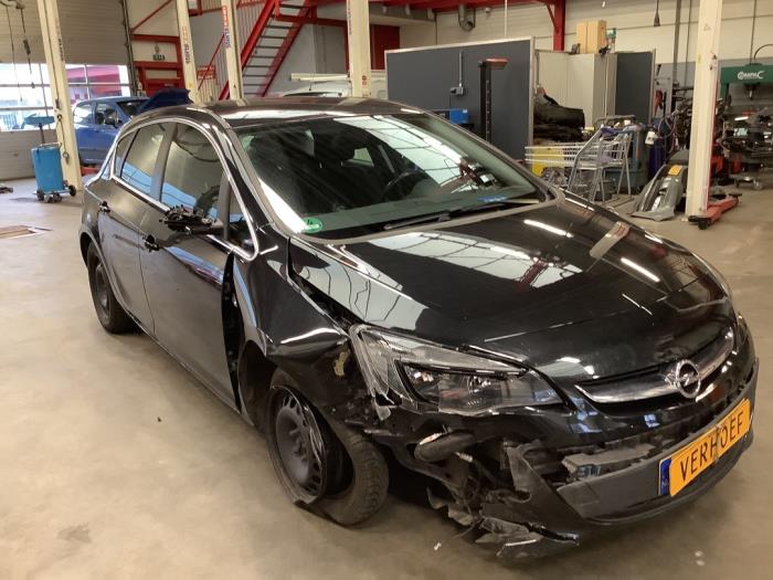 Opel Astra J 1.4 Turbo 16V Sloopvoertuig (2013, Zwart)