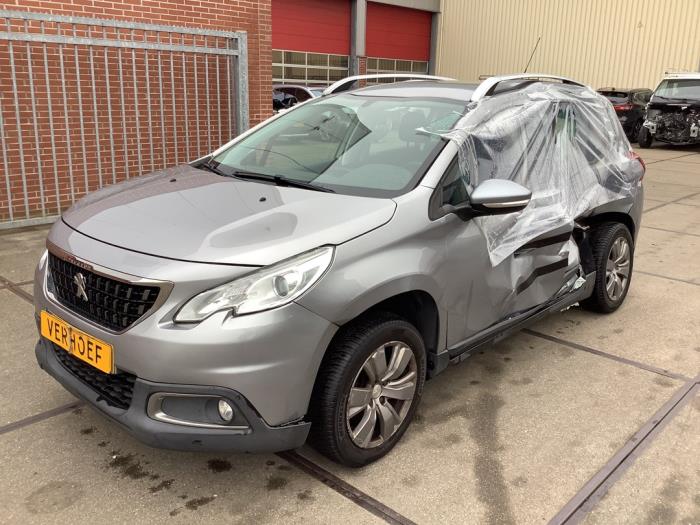 Peugeot 2008 1.2 12V e-THP PureTech 110 Sloopvoertuig (2016, Grijs)