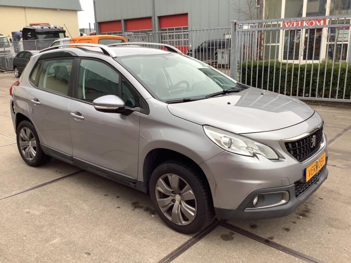 Peugeot 2008 1.2 12V e-THP PureTech 110 Sloopvoertuig (2016, Grijs)