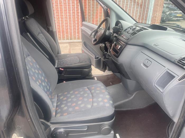 Mercedes Vito 2.2 115 CDI 16V Sloopvoertuig (2005, Donker, Grijs)