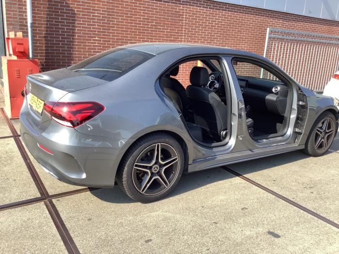 Mercedes A Limousine 1.3 A-200 Turbo Sloopvoertuig (2019, Grijs)
