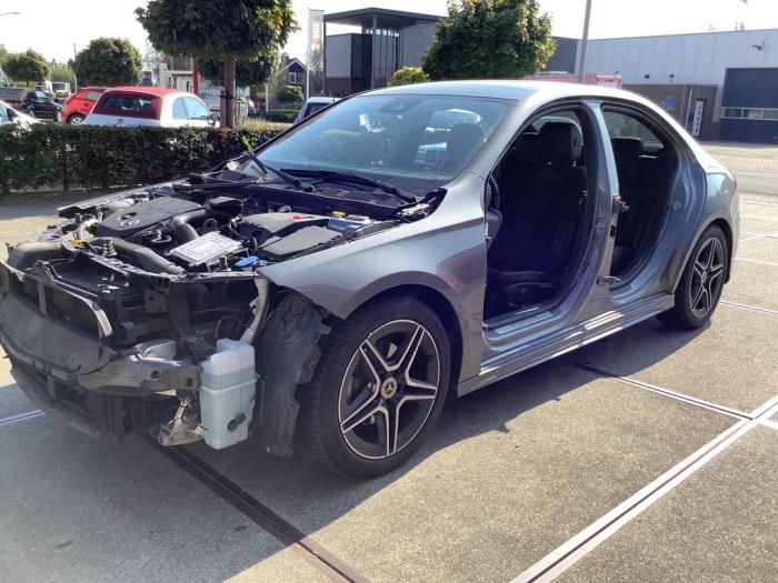 Mercedes A Limousine 1.3 A-200 Turbo Sloopvoertuig (2019, Grijs)