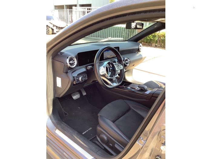 Mercedes A Limousine 1.3 A-200 Turbo Sloopvoertuig (2019, Grijs)