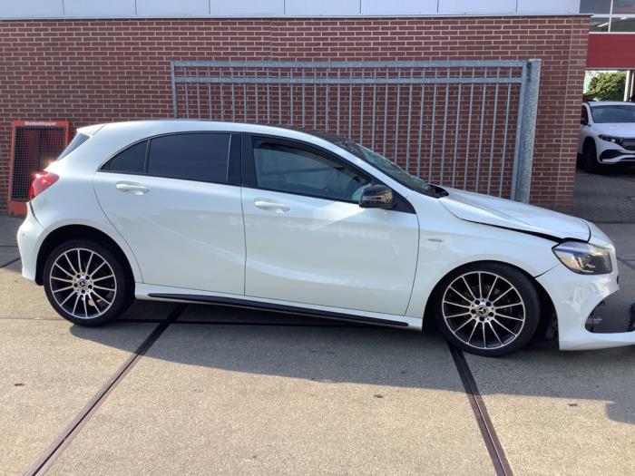 Mercedes A 1.6 A-180 16V Sloopvoertuig (2017, Wit)
