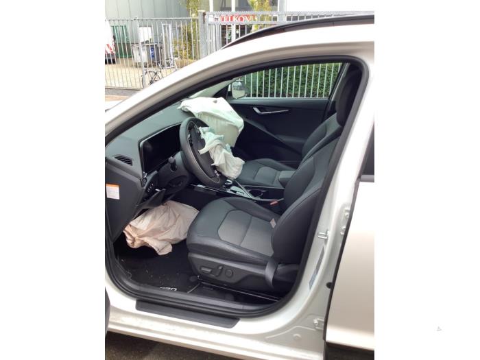 Kia Niro II e-Niro 64.8 kWh Sloopvoertuig (2022, Wit)