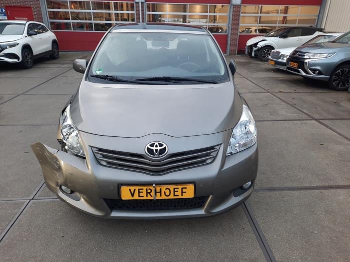 Toyota Verso 1.8 16V VVT-i Sloopvoertuig (2013, Grijs)