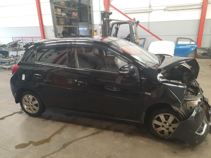 Mitsubishi Space Star 1.2 12V Sloopvoertuig (2014, Zwart)
