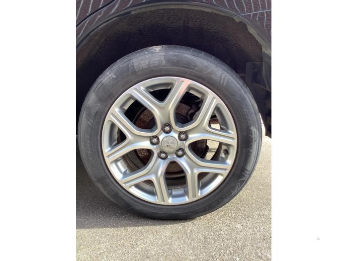 Mitsubishi Outlander 2.0 16V PHEV 4x4 Sloopvoertuig (2013, Zwart)