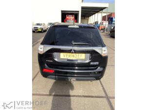 Mitsubishi Outlander 2.0 16V PHEV 4x4 Sloopvoertuig (2013, Zwart)