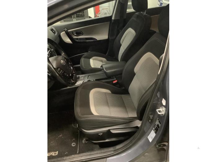 Kia Cee'd Sportswagon 1.6 GDI 16V Sloopvoertuig (2012, Blauw)