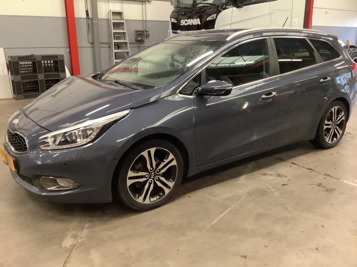 Kia Cee'd Sportswagon 1.6 GDI 16V Sloopvoertuig (2012, Blauw)
