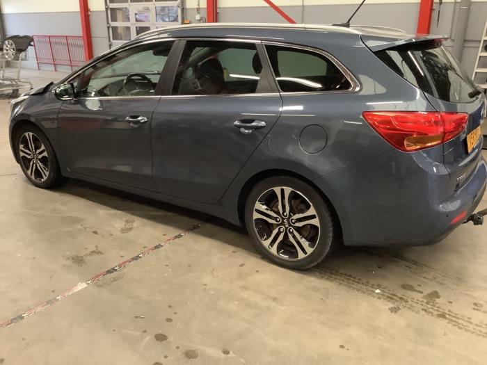 Kia Cee'd Sportswagon 1.6 GDI 16V Sloopvoertuig (2012, Blauw)