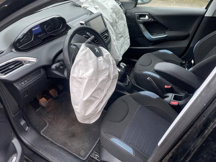 Peugeot 208 I 1.6 Vti 16V Sloopvoertuig (2012, Zwart)