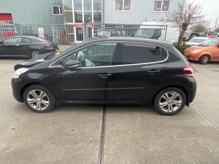 Peugeot 208 I 1.6 Vti 16V Sloopvoertuig (2012, Zwart)