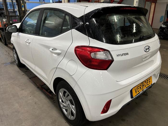 Hyundai i10 1.0 12V Sloopvoertuig (2023, Wit)