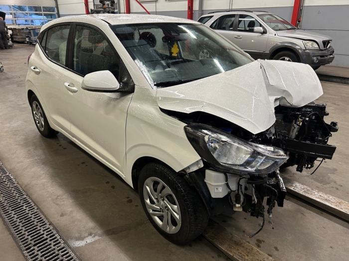 Hyundai i10 1.0 12V Sloopvoertuig (2023, Wit)