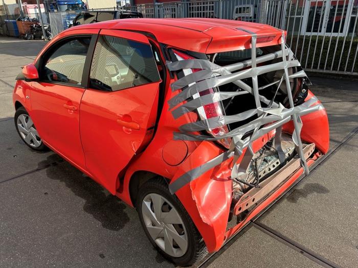 Toyota Aygo 1.0 12V VVT-i Sloopvoertuig (2016, Oranje)