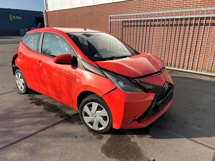 Toyota Aygo 1.0 12V VVT-i Sloopvoertuig (2016, Oranje)