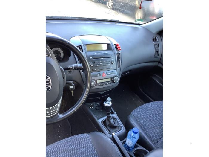 Kia Cee'd Sporty Wagon 1.4 16V Sloopvoertuig (2010, Grijs)