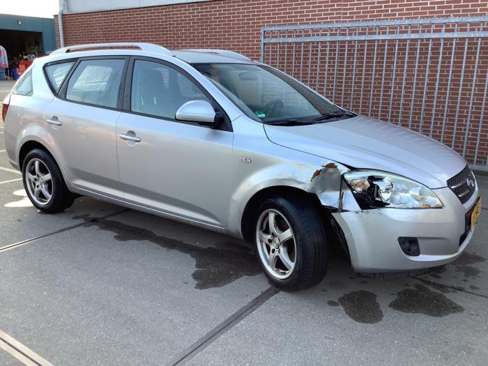 Kia Cee'd Sporty Wagon 1.4 16V Sloopvoertuig (2010, Grijs)