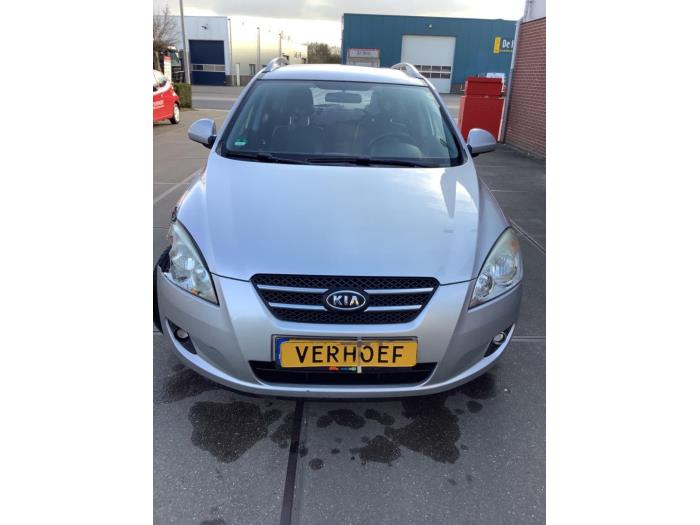 Kia Cee'd Sporty Wagon 1.4 16V Sloopvoertuig (2010, Grijs)