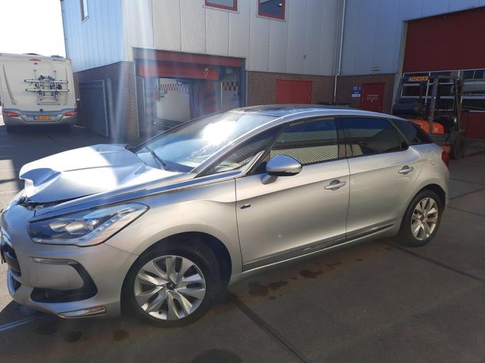 Citroen DS5 2.0 165 HYbrid4 16V Sloopvoertuig (2013, Grijs, Zwart)