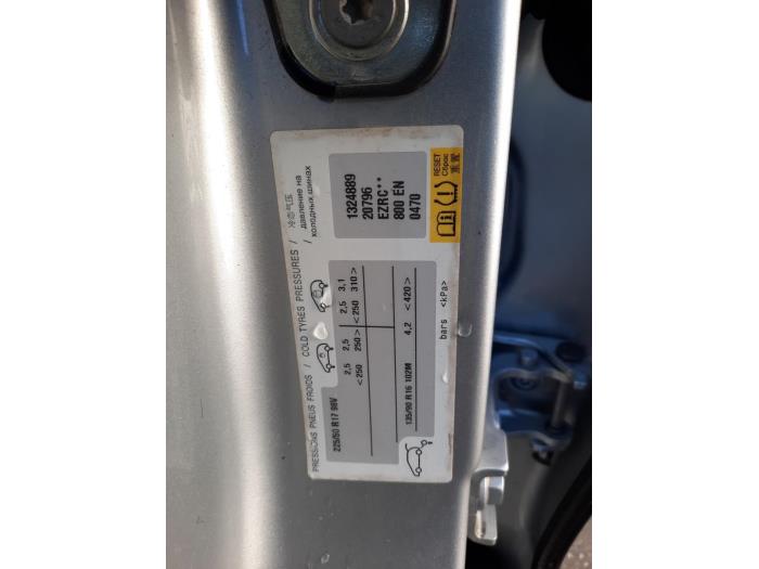 Citroen DS5 2.0 165 HYbrid4 16V Sloopvoertuig (2013, Grijs, Zwart)