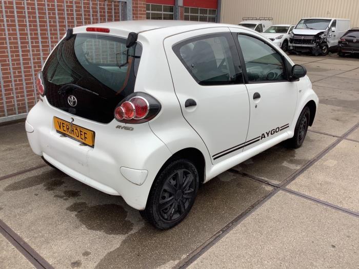 Toyota Aygo 1.0 12V VVT-i Sloopvoertuig (2011, Wit)
