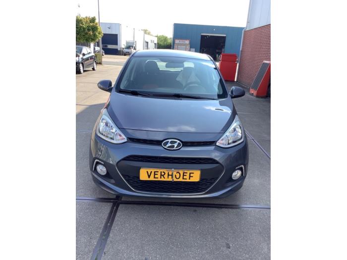 Hyundai i10 1.0 12V Sloopvoertuig (2016, Grijs)