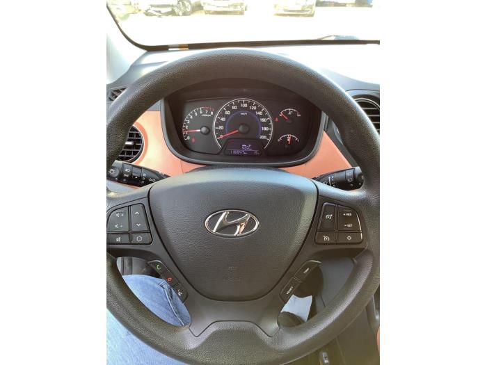 Hyundai i10 1.0 12V Sloopvoertuig (2016, Grijs)