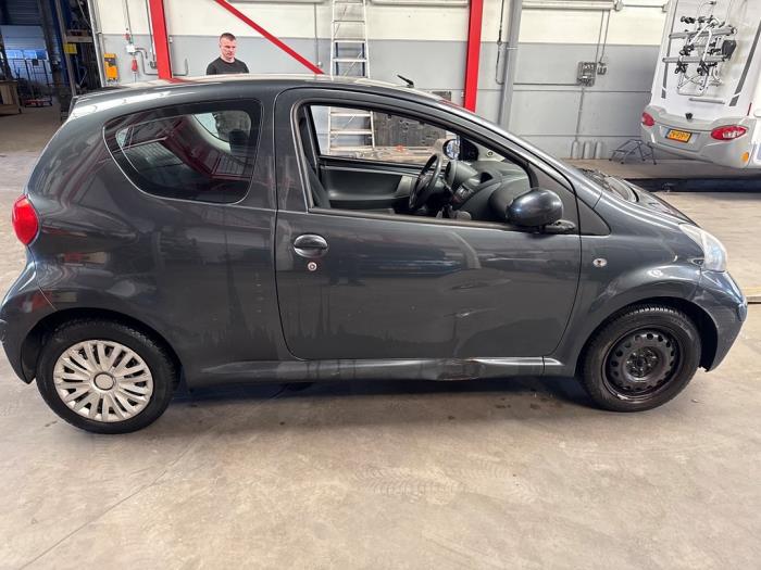 Toyota Aygo 1.0 12V VVT-i Sloopvoertuig (2005, Grijs)