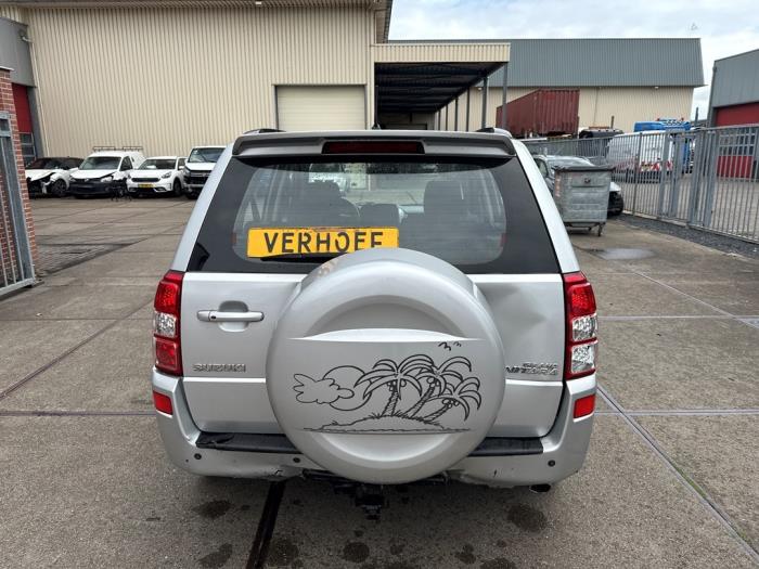 Suzuki Grand Vitara II 2.0 16V Sloopvoertuig (2006, Grijs)