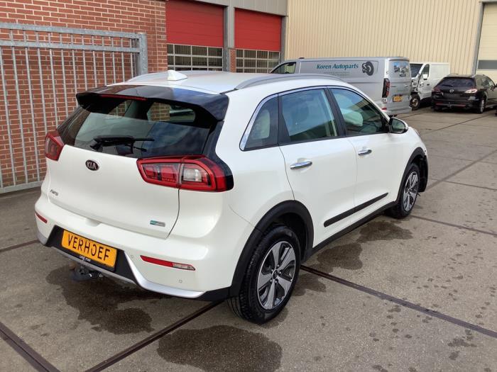 Kia Niro I 1.6 GDI Hybrid Sloopvoertuig (2016, Wit)