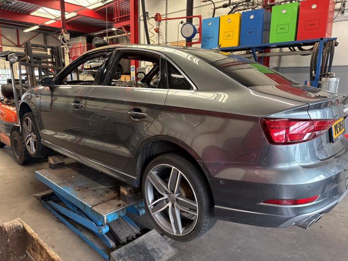 Audi A3 Limousine 2.0 TDI 16V Sloopvoertuig (2016, Grijs)