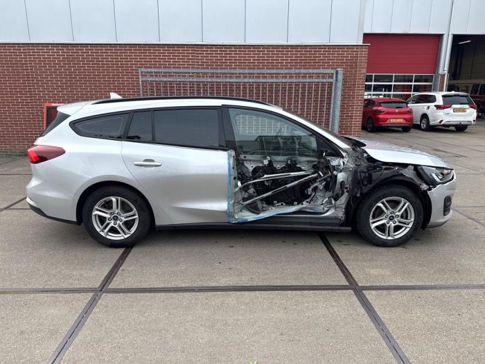 Ford Focus 4 Wagon 1.0 EcoBoost 12V Hybrid 125 Schadevoertuig (2022, Grijs)