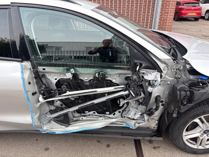 Ford Focus 4 Wagon 1.0 EcoBoost 12V Hybrid 125 Schadevoertuig (2022, Grijs)