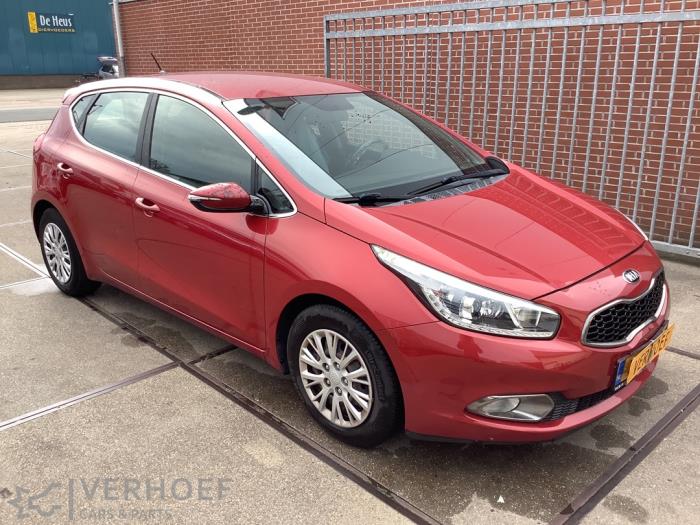 Kia Cee'd 1.6 GDI 16V Sloopvoertuig (2013, Rood)