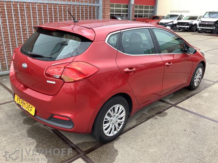 Kia Cee'd 1.6 GDI 16V Sloopvoertuig (2013, Rood)