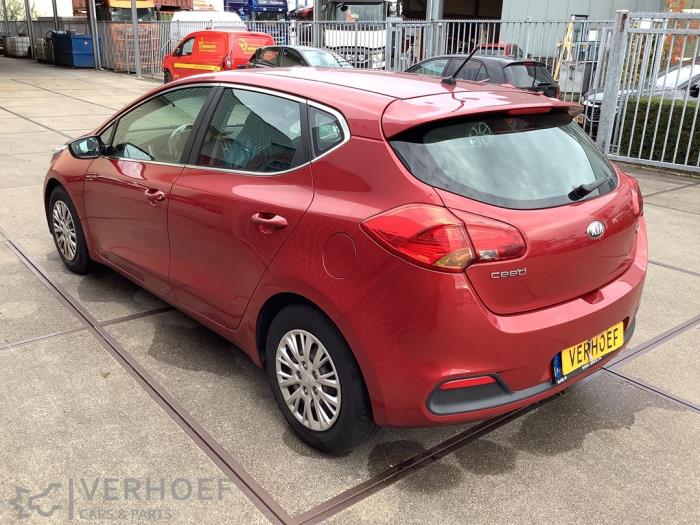 Kia Cee'd 1.6 GDI 16V Sloopvoertuig (2013, Rood)