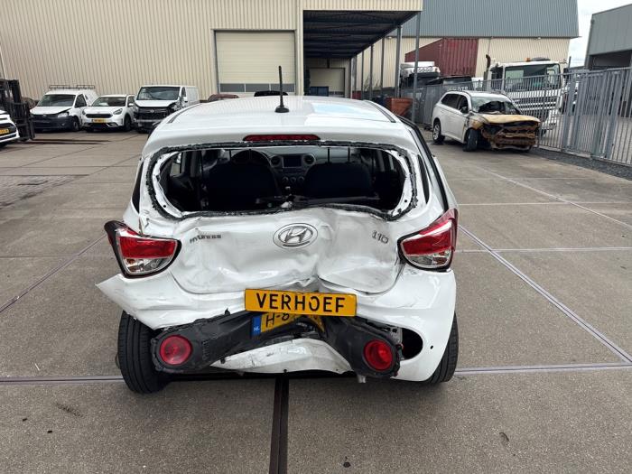 Hyundai i10 1.0 12V Sloopvoertuig (2020, Wit)