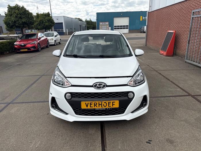 Hyundai i10 1.0 12V Sloopvoertuig (2020, Wit)