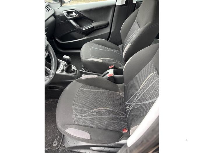 Peugeot 208 I 1.2 Vti 12V PureTech 82 Sloopvoertuig (2013, Zwart)